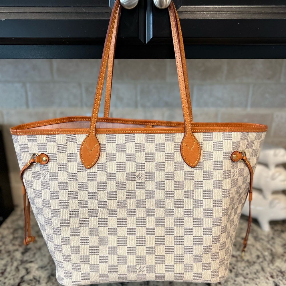 Louis Vuitton Neverfull MM Tote